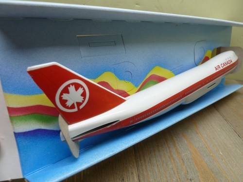 Wooster Models Air Canada 747-200 1/250 Scale Unassembled Desk Snap Model #57 - Picture 12 of 12