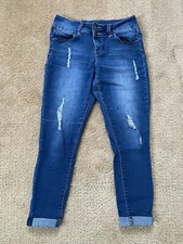 Signature Studio Skinny Jeans Distressed Size 8