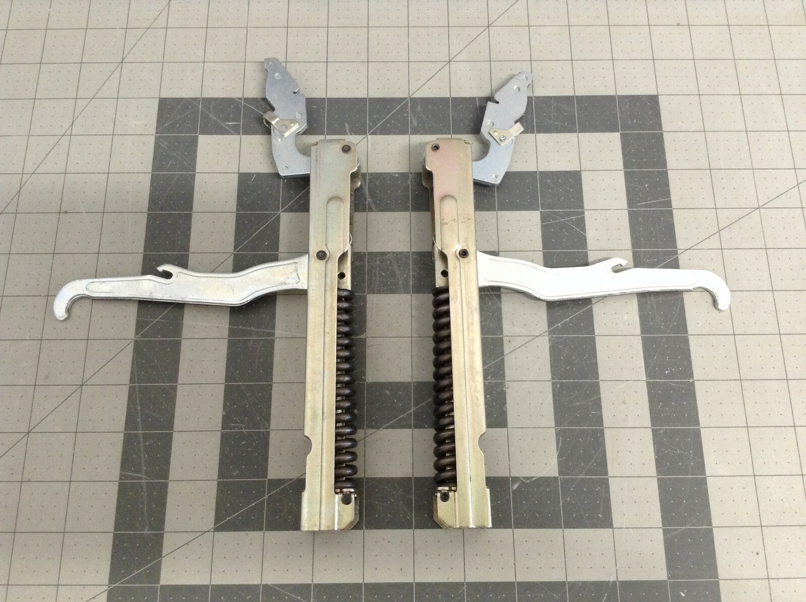 Dacor Oven Door Hinges (Set of 2) 82508 701035 DE8104348A eBay