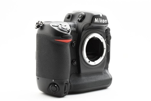 Nikon Nikon D2x body: 2230448 - Picture 4 of 7