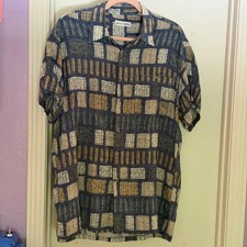 VINTAGE 90s PIERRE CARDIN GEOMETRIC RAYON SHORT SLEEVE BUTTON DOWN