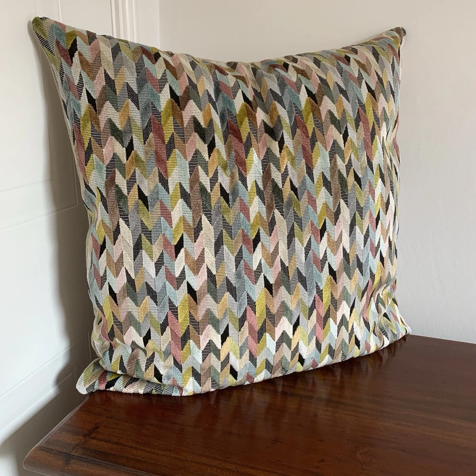 Osborne & Little Fabric Cushion Cover FELICIA VELVET - 20" - (50 x 50cm) - Image 4 of 4