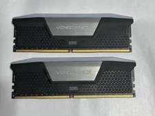 CORSAIR - VENGEANCE RGB 64GB (2x32GB) DDR5 5600MTs CMH128GX5M4B5600C40 2 STICKS