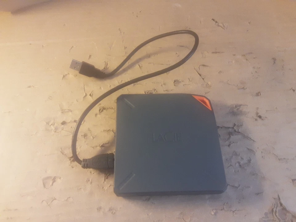 LaCie Fuel 1TB  Storage  & USB 3.0 Cable, WI-FI NOT WORKING - Image 2 of 4