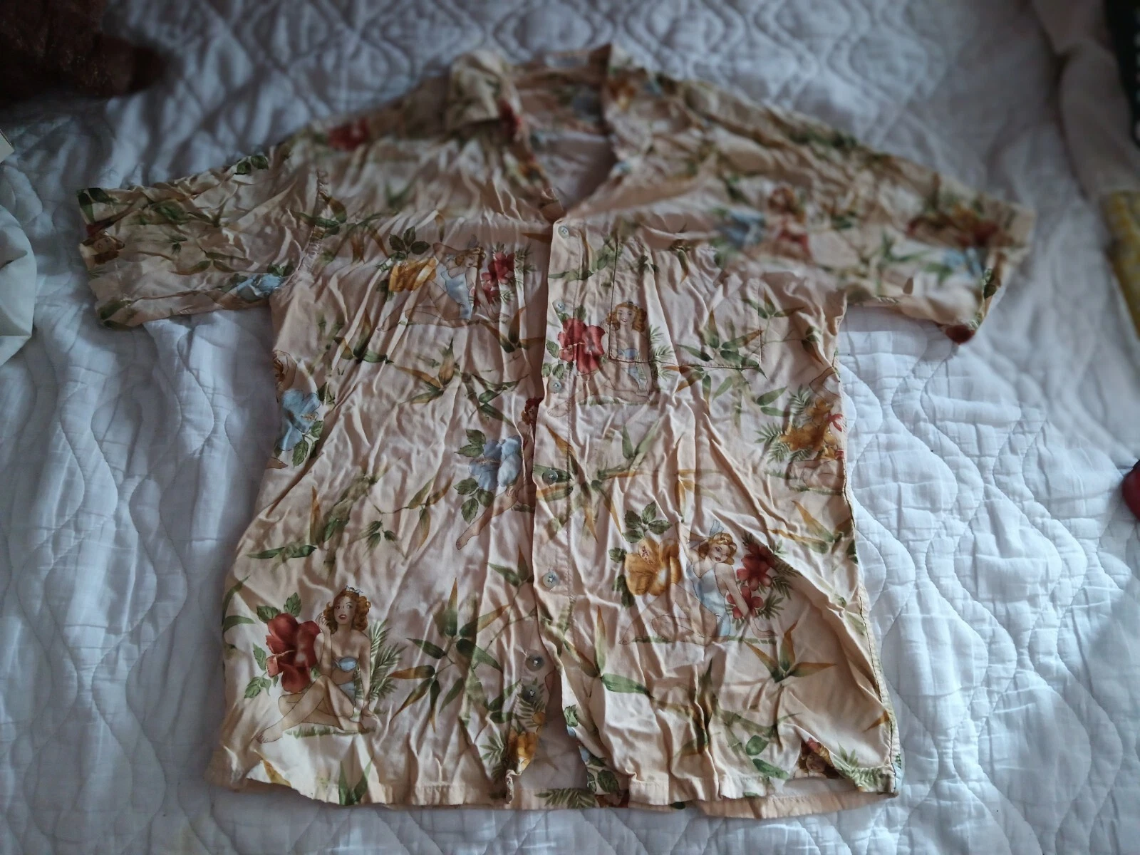Pierre Cardin Hawaiian Shirt 100% Rayon Mens Size Medium Floral Button Up Brown