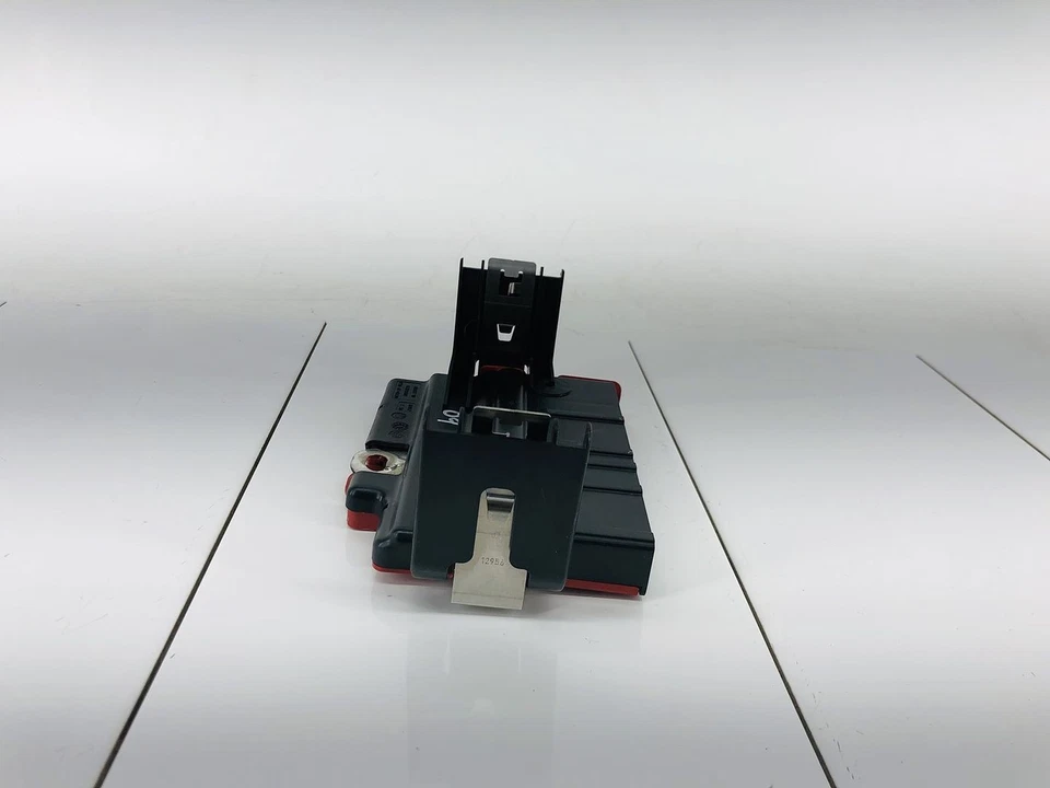 09-12 BMW 328I E90 3.0L L6 GAS ENGINE BATTERY POSITIVE DISTRIBUTION BOX OEM - Image 3 of 4