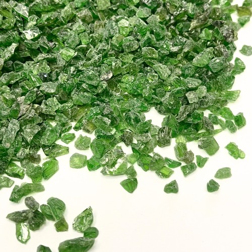 Crushed PREMIUM Gemmy Chrome Diopside Chips, (2mm-4mm) for Inlay, Resin Art, - Picture 4 of 5