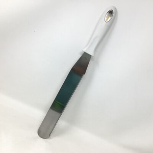 Wilton Cake Cutter Icing Spreader Smoother White Stainless Steel Serrated 15”