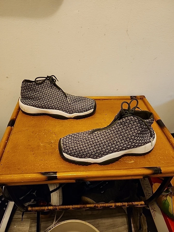 ZAPATOS NIKE AIR JORDAN FUTURE BG 656504-305 TALLA 6.5Y JÓVENES LONA OLIVA NIÑOS GRANDES Foto 4 de 4