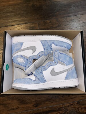 Size 4Y - Jordan 1 Retro OG High Hyper Royal