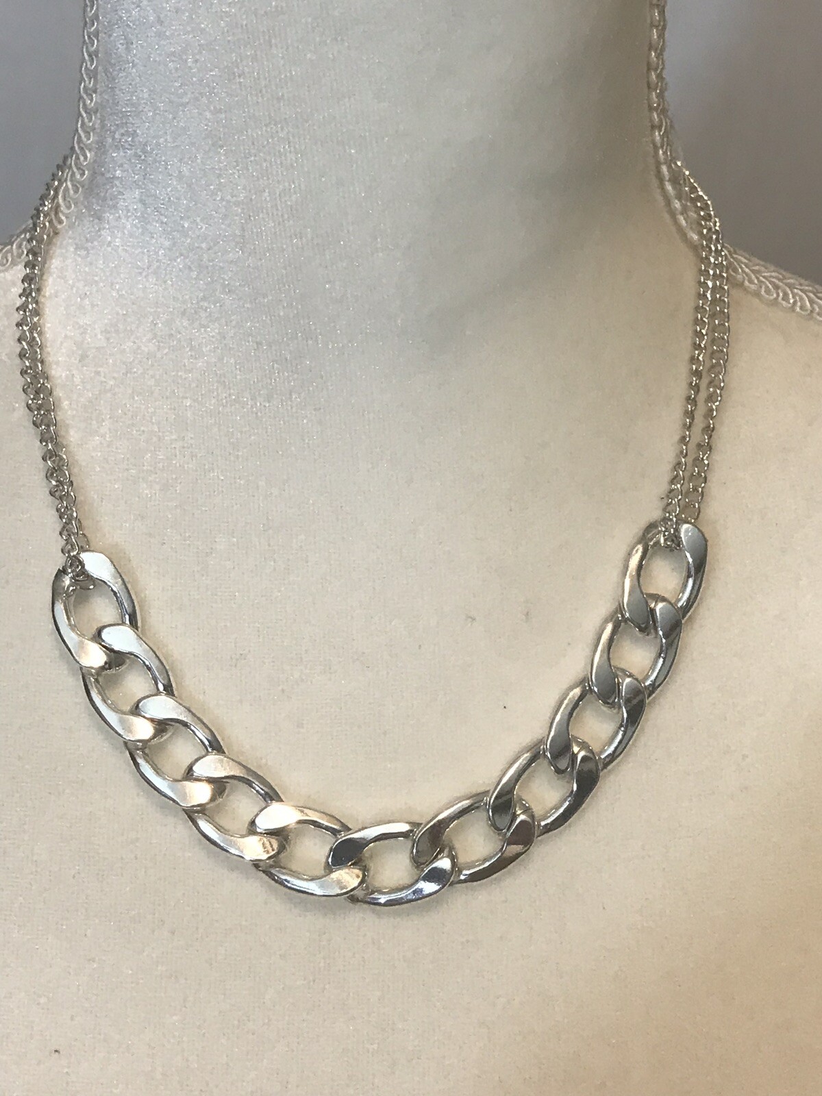 icing 19” silver tone link statement necklace - image 2
