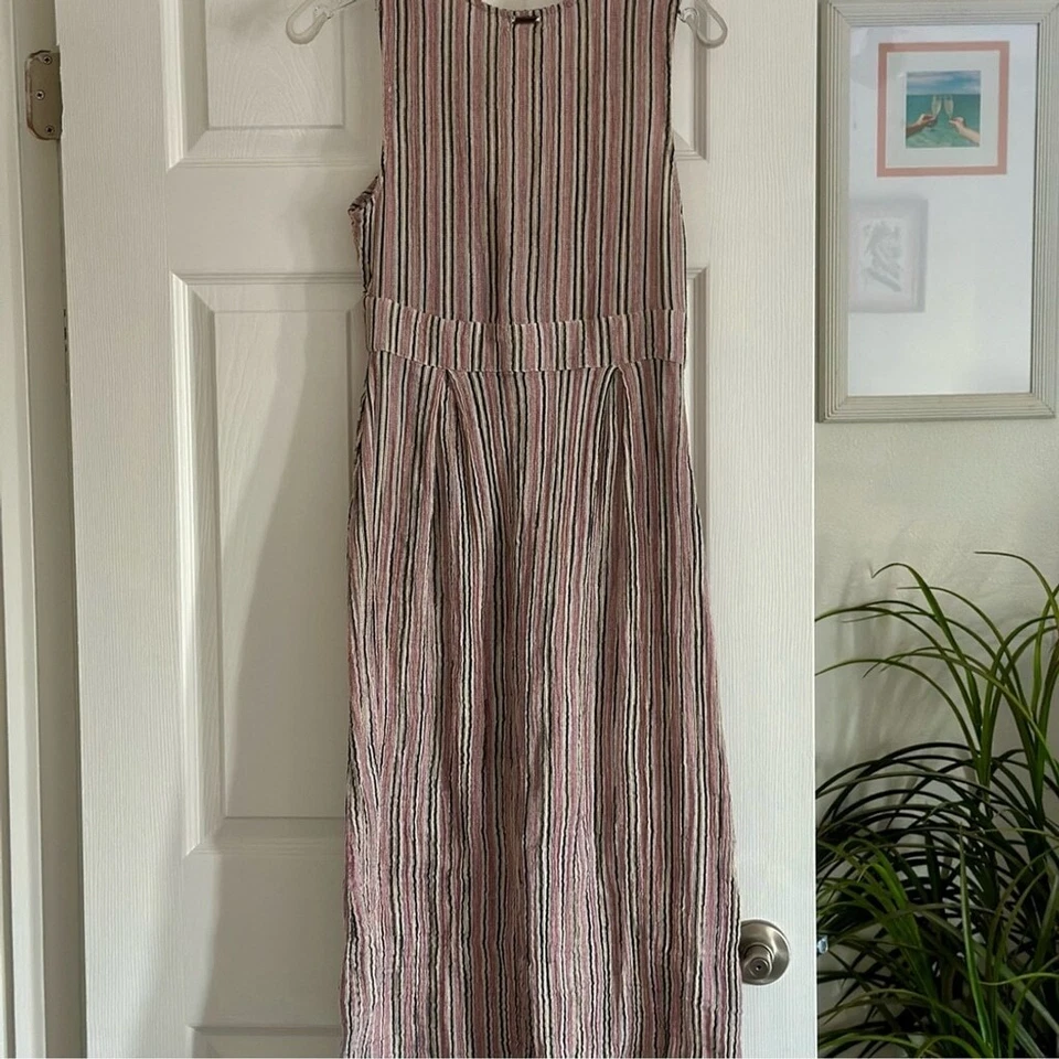 Vestido Billabong Gauzy a Rayas Sin Mangas con Botón Delantero Cuello en V Talla M Foto 3 de 4