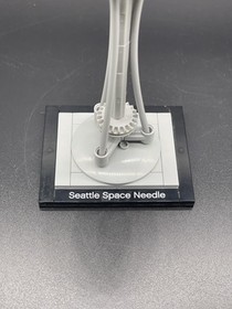 LEGO ARCHITECTURE: Seattle Space Needle (21003). Used
