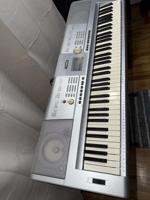 Yamaha DGX- 205 Portable Grand Piano Keyboard 76 Keys w/Power