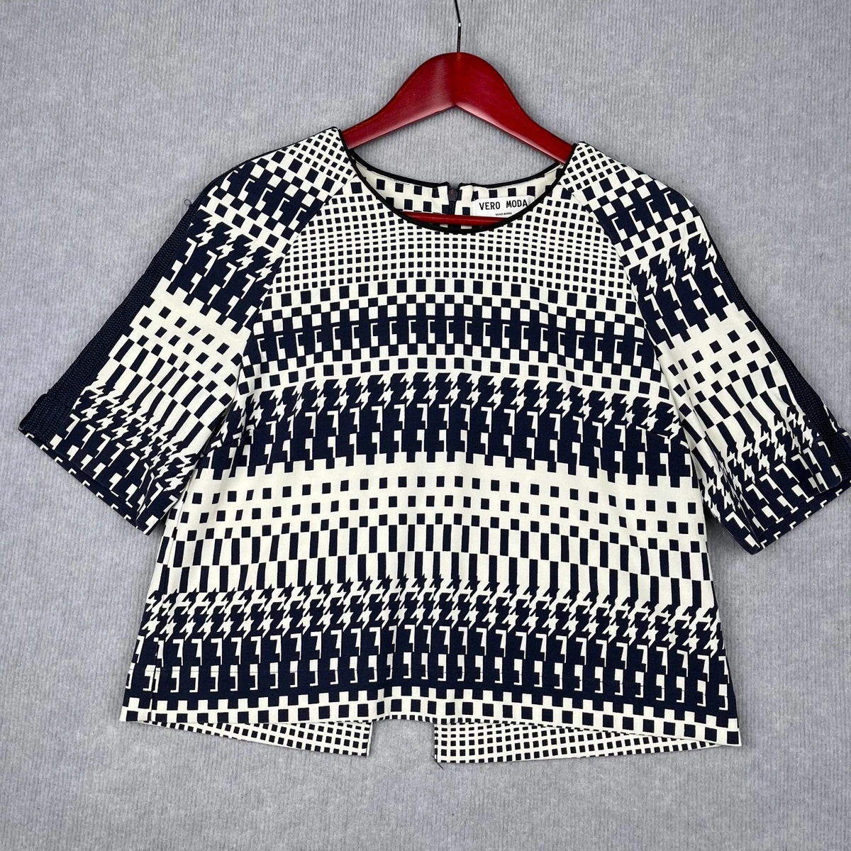 Vero Moda Geometric Print Top Size 10 Navy White Short Sleeve Zip Back