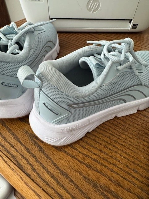 Zapatilla deportiva para mujer PUMA Focus Lite, azul claro, talla 8 Foto 2 de 4