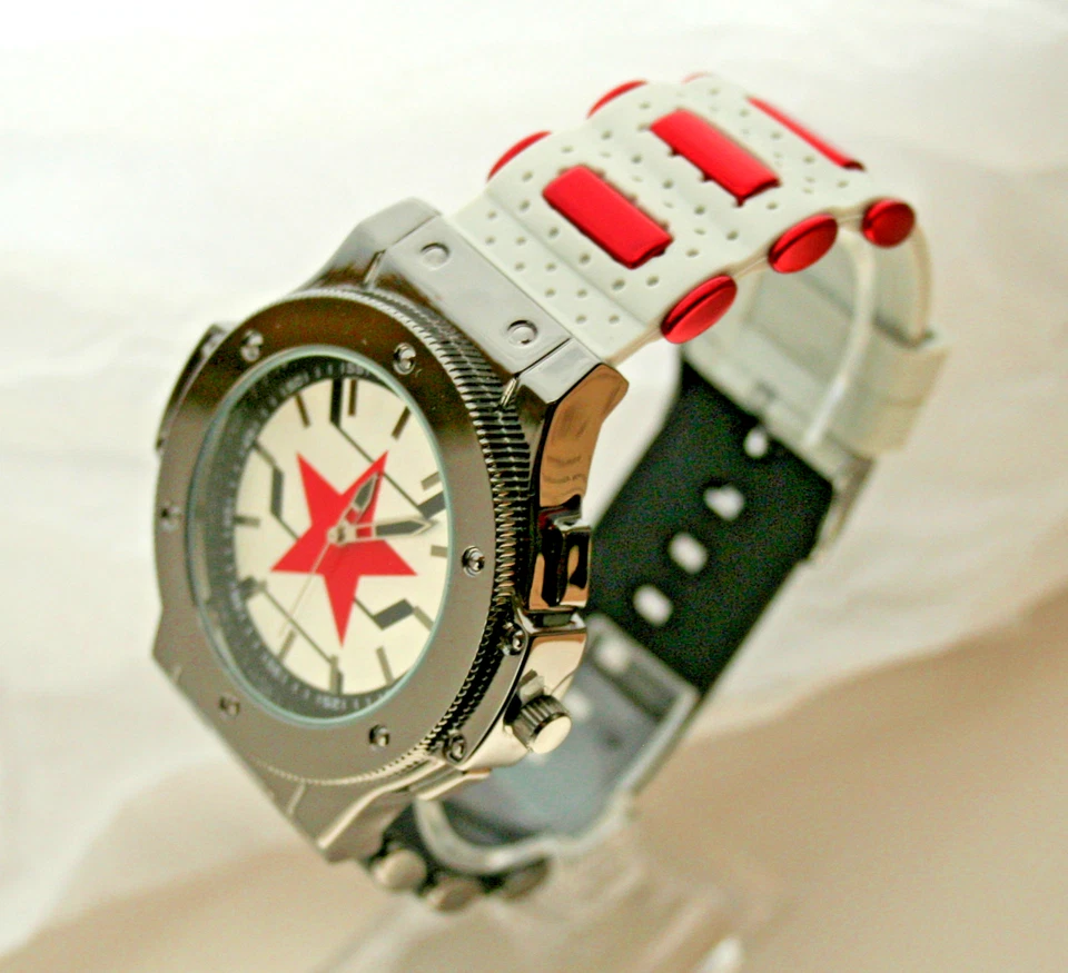 Reloj Marvel Capitán América Bucky Soldado de Invierno Vengadores Nuevo de Lote Antiguo 2018 Sin usar, en caja Foto 3 de 4