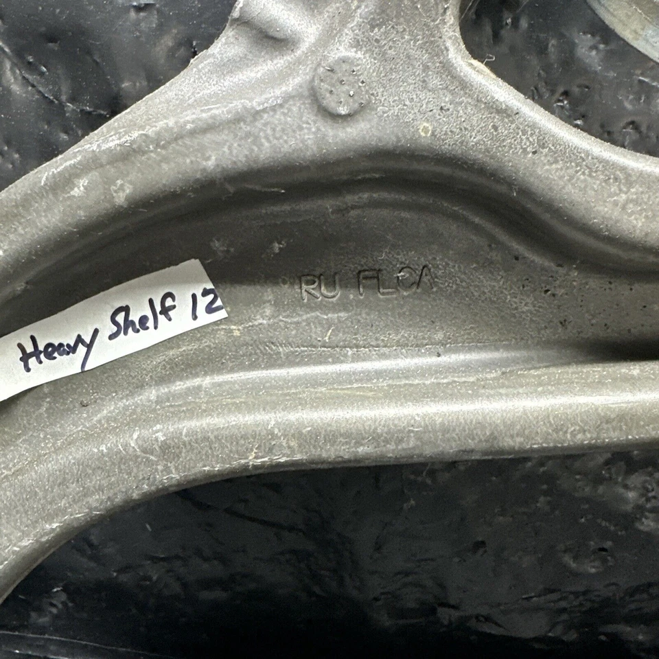 Brazo de control inferior delantero Mopar 05274643AA OEM ¡NUEVO! Chrysler Pacifica 2017 - 24 Foto 3 de 4