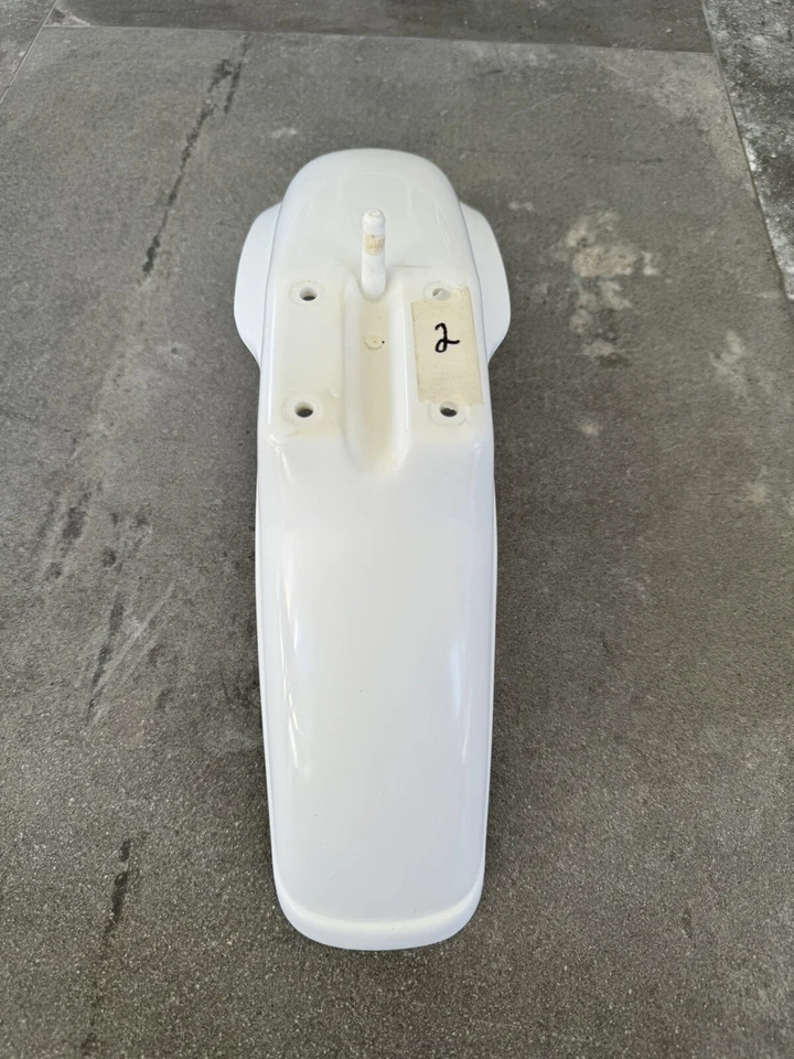 Guardabarros delantero usado Yamaha 1982 1983 1984 YZ50 YZ60 OEM #5X7-21511-00 Foto 3 de 4