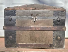 ANTIQUE VICTORIAN DOME TOP CHEST STEAMER TRUNK  METAL OAK 