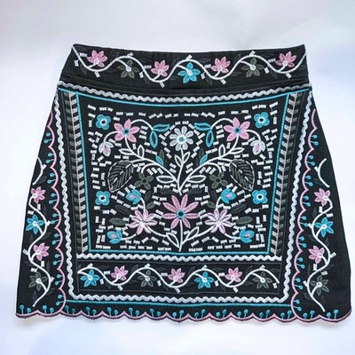 Mi Ami Francesca's Embroidered Boho Skirt Size XS Floral Scalloped Hem