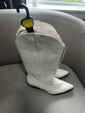 Image of woman cowboy boots