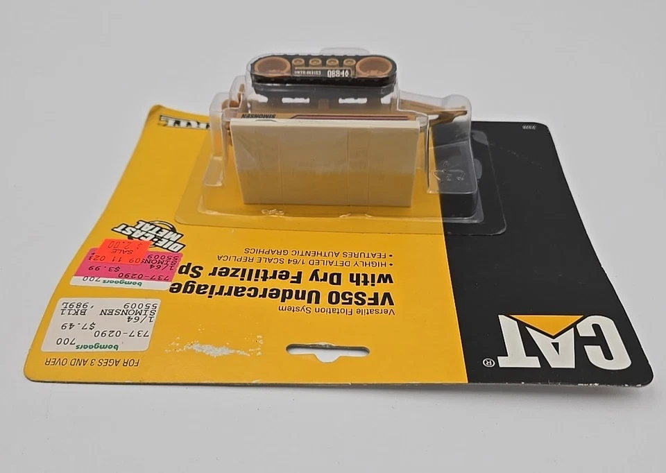 Ertl 1996 CAT 1/64 VFS50 Undercarriage w/ Dry Fertilizer Spreader 2328 *NEW* - Image 4 of 4