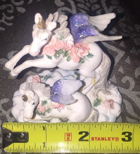 A MOTHER AND HER YOUNG UNICORN LAYING ON A CLOUD FIGURINE 3"x3" - Picture 6 of 11