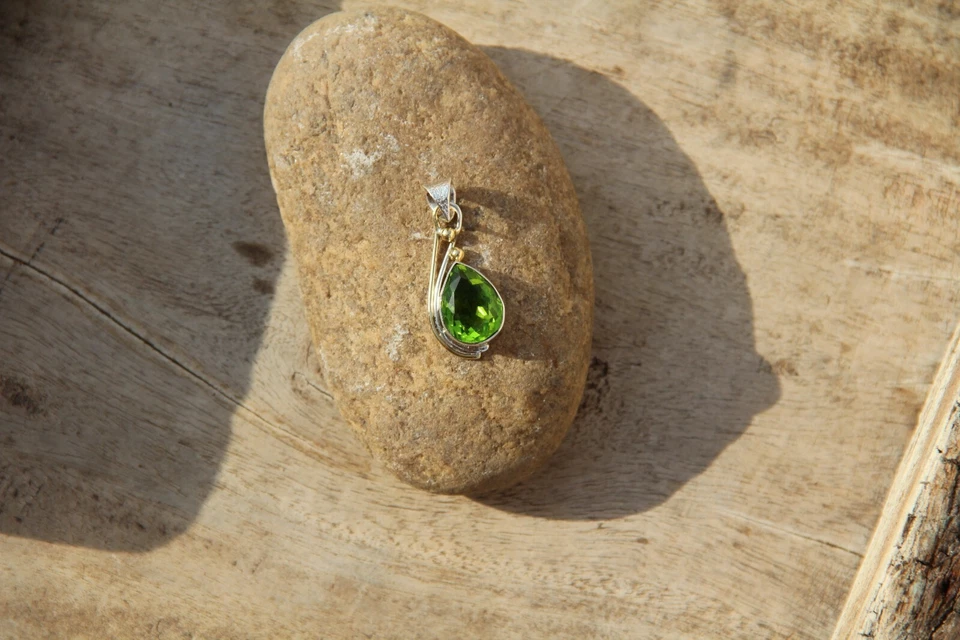 Solid 925 Sterling Silver Glass Filled Green Peridot Gemstone Handmade Pendant  - Image 2 of 3