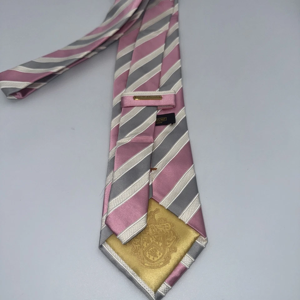 Corbata colección Trump Signature rosa gris a rayas  Foto 3 de 4