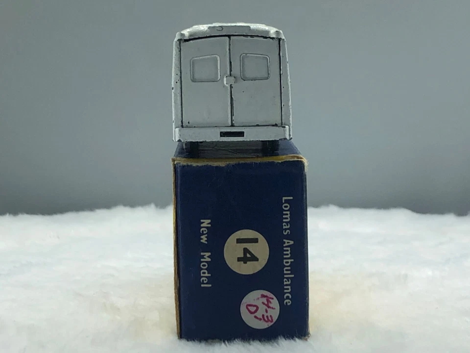Moko LesneyMatchbox No 14C Lomas Ambulance NMint,"Roof guide lines" in Orig, Box - Image 3 of 4