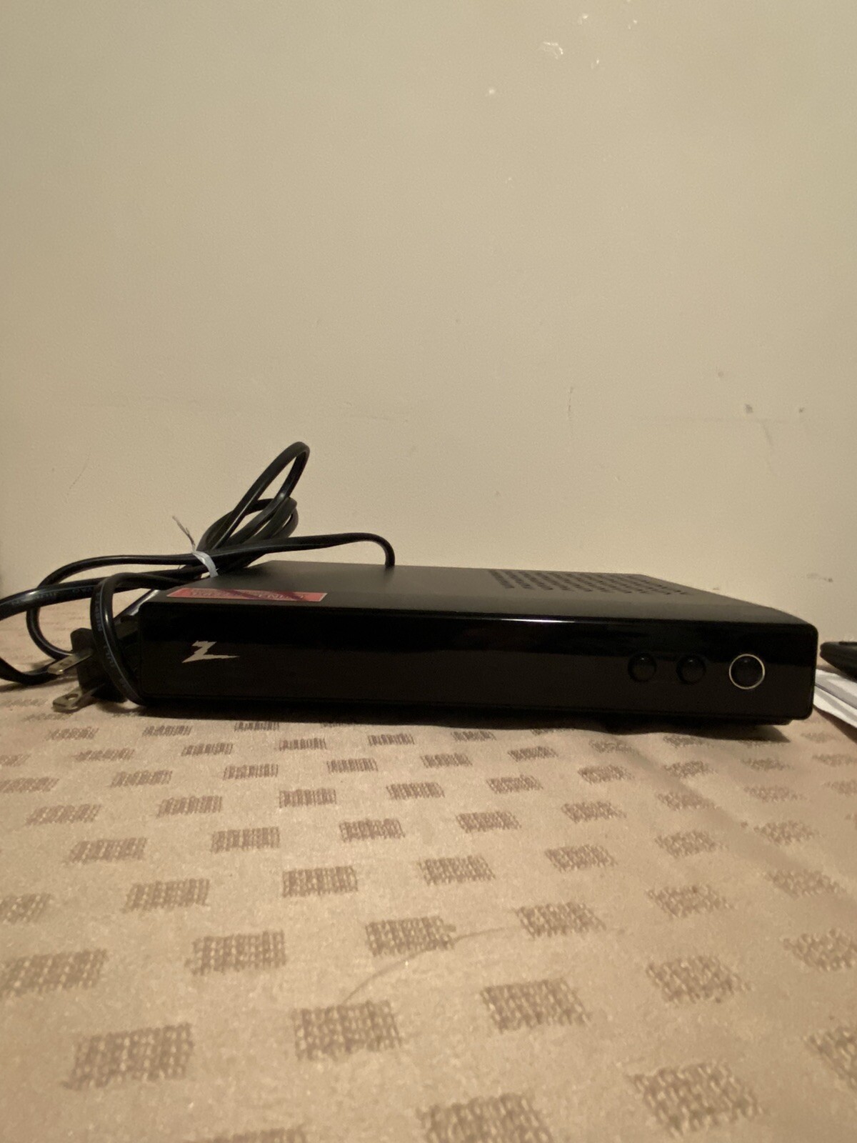 Zenith DTT901 Digital TV Tuner Converter Box With Remote Control and