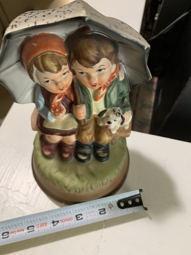 VINTAGe Porcelain Musical Figurine Japan Boy Girl Umbrella 6-1/2" High - Picture 3 of 11
