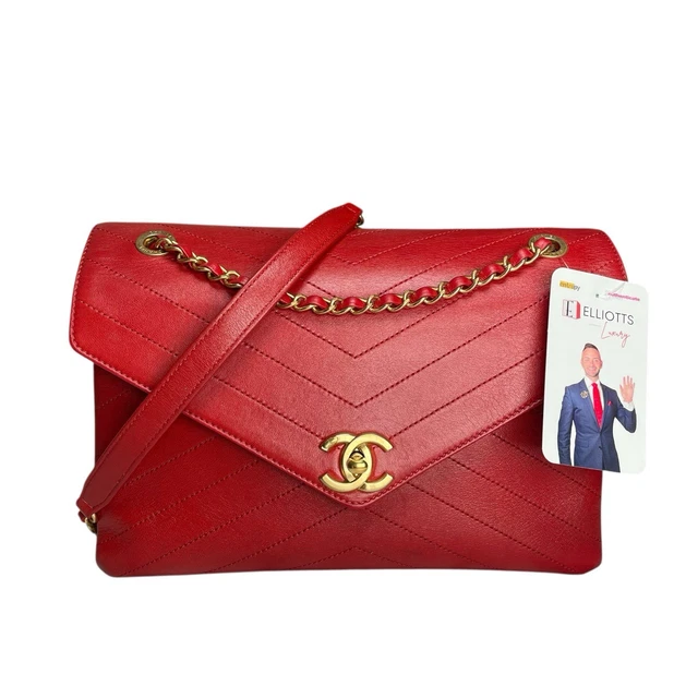 Chanel Paris Coco Chevron Medium Envelop GHW 2-Way Zipper Turn-Lock Red Purse