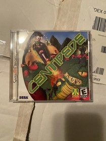 SEGA Dreamcast Console Lot, 2 Controllers, extension cords, VMU, 5 Games