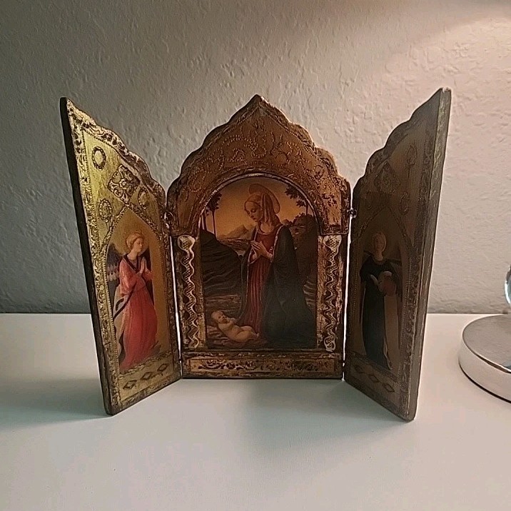 Christianity Folding Triptych Icon 3-Panel Hinged Altar with Madonna Saints