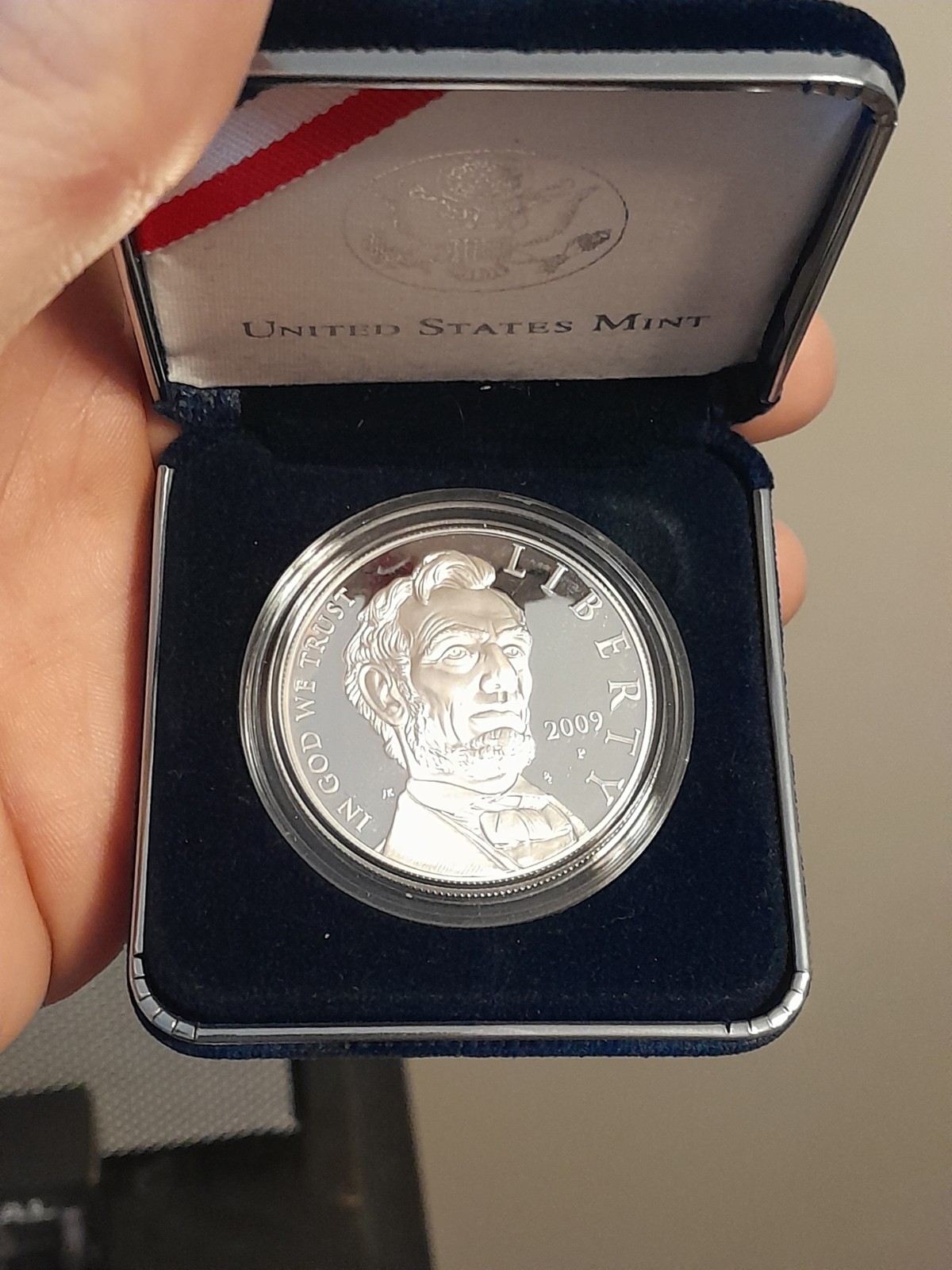 2009- P U.S. Mint Abraham Lincoln Commemorative Silver Proof Dollar - OGP