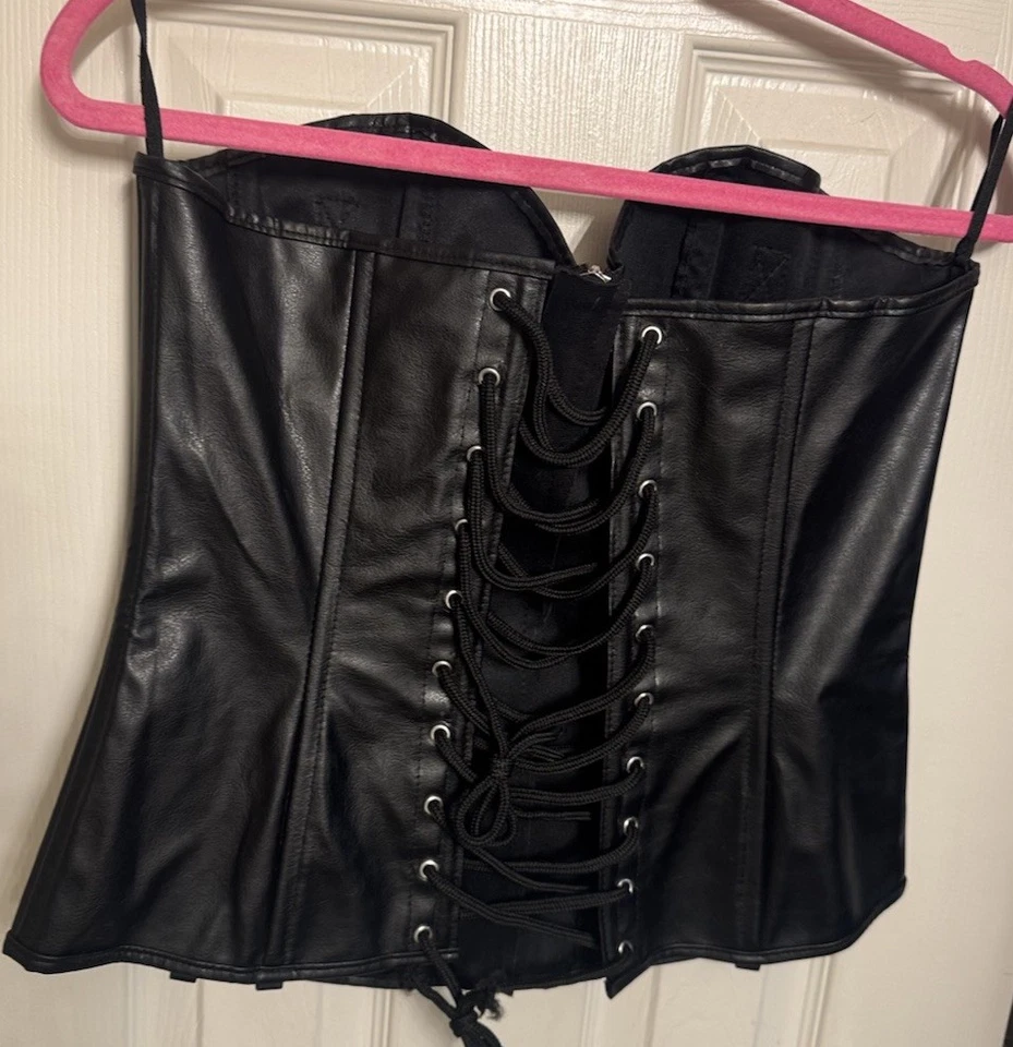 💣💣Allure Lingerie Black Faux Leather Bustier Size XL💣💣 - Image 4 of 4