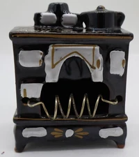 Vintage Smoking Antique Stove  Ashtray Chimney Black Ceramic Novelty 4" x 3"