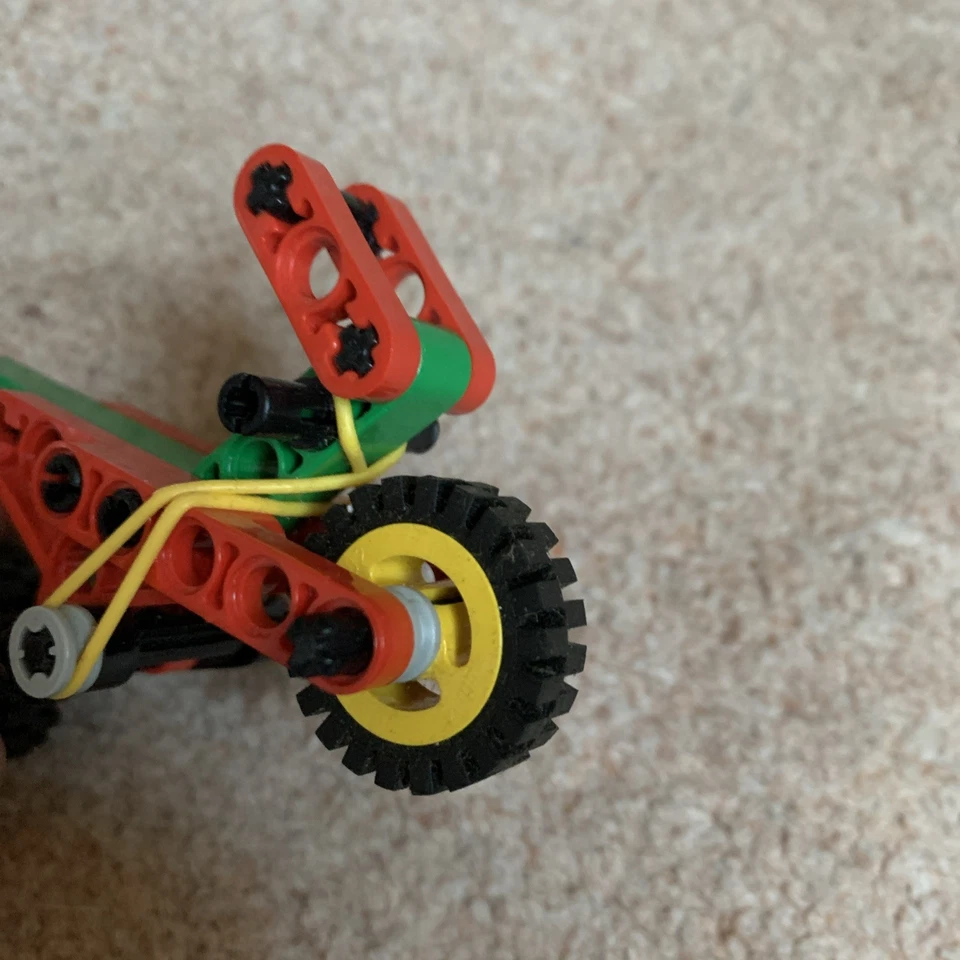 LEGO Technic 3054 Kelloggs Promotional Set: TECHNIC Motorcycle, photo 3 of 3