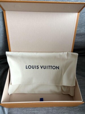 LOUIS VUITTON Envelope Pouch Bag M83343 Crossbody Purse Vanilla