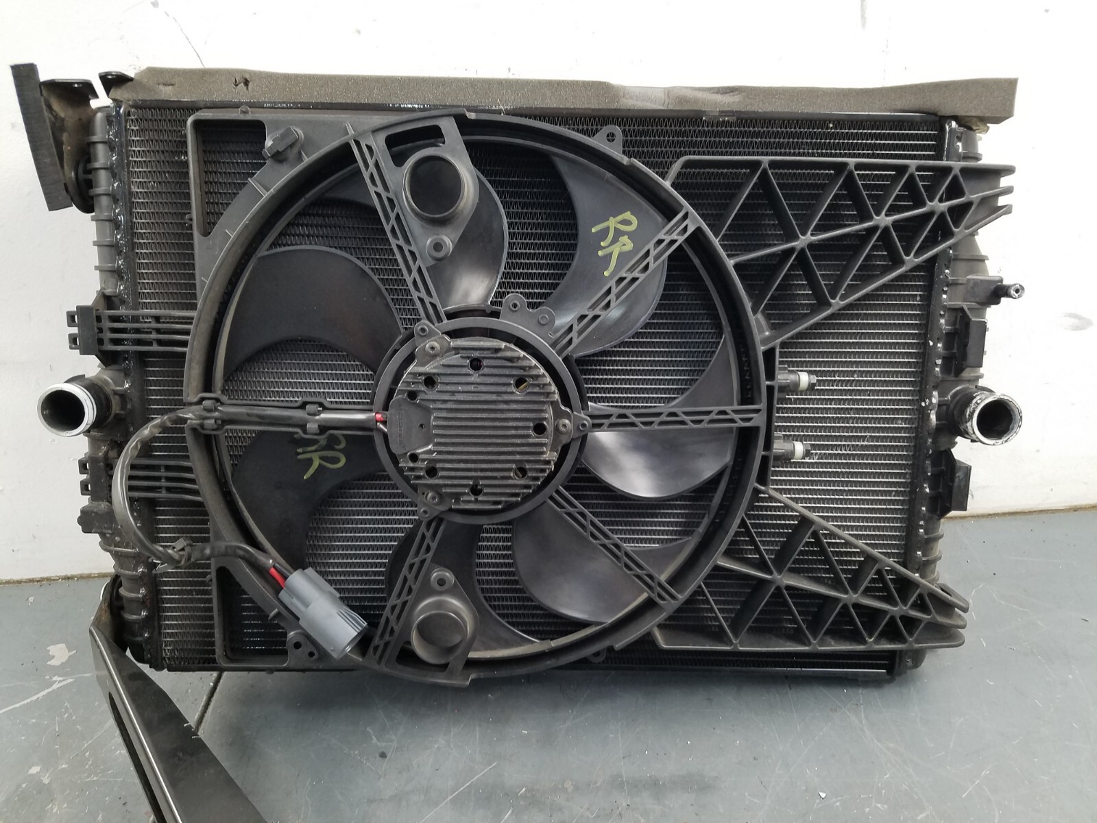 2016 McLaren 675LT Spider Right Rear Radiator Condenser Fan Assembly #5556 V5