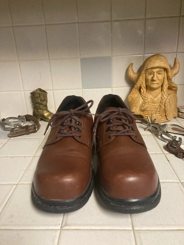 ZAPATOS DE TRABAJO VINTAGE RED WING HECHOS EN EE. UU. CUERO MARRÓN PUNTERA DE ACERO RESISTENTE AL ACEITE 13D Foto 3 de 4