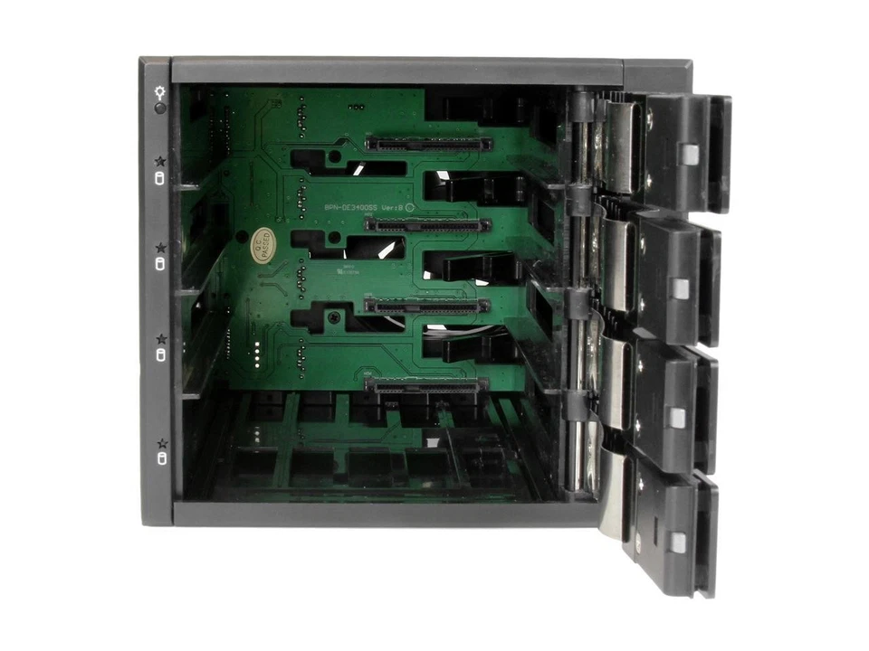 StarTech.com HSB4SATSASBA 4 Bay Aluminum Trayless Hot Swap Mobile Rack Backplane - Image 4 of 4
