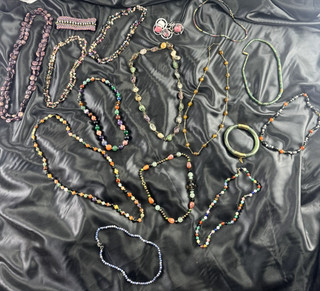 Schönes Konvolut Edelstein Optik Halsketten &Armbänder 16 teilig bunte Farben 38