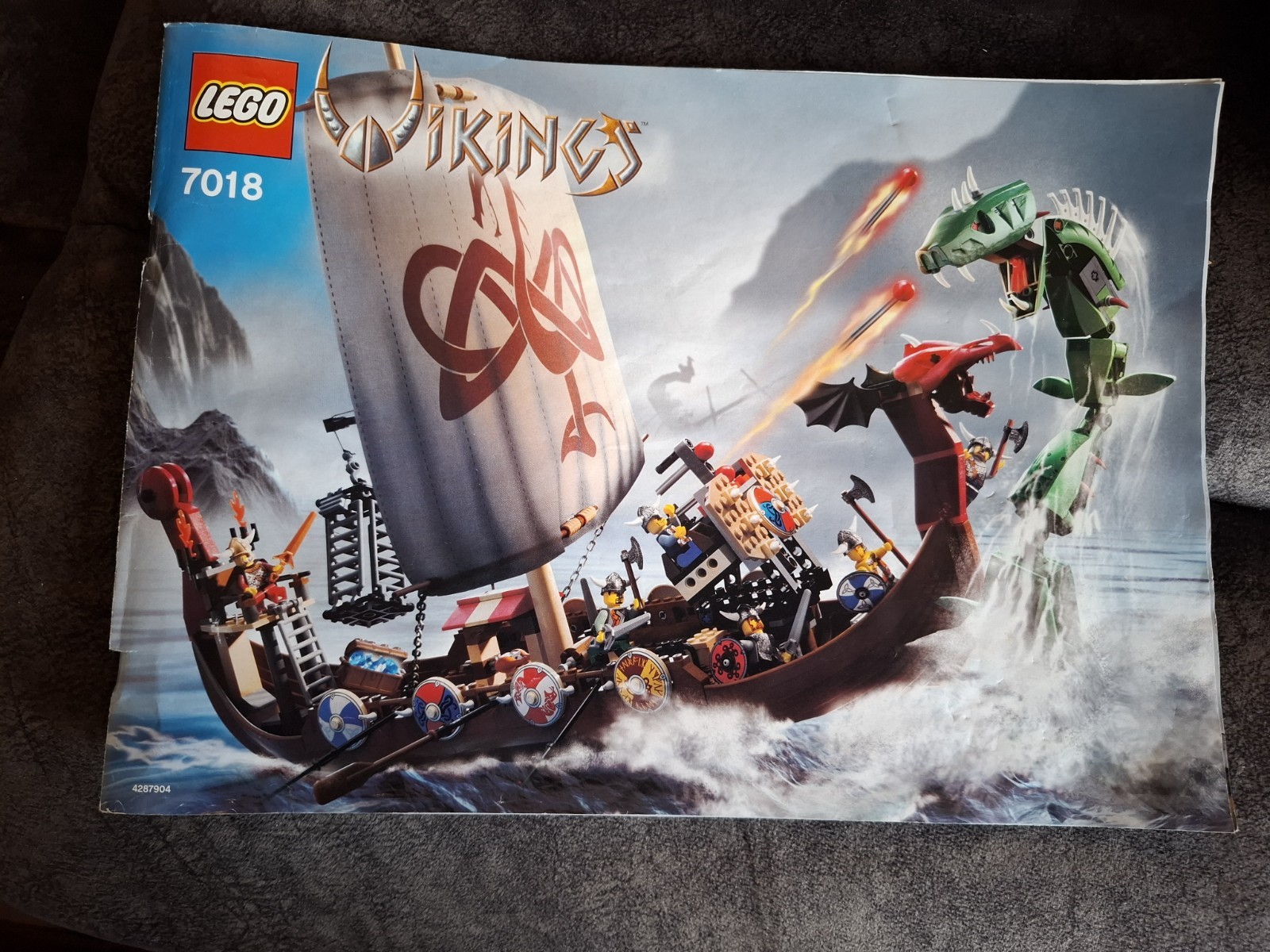 LEGO Vikings: Wikingerschiff fordert die Midgardschlange heraus (7018)