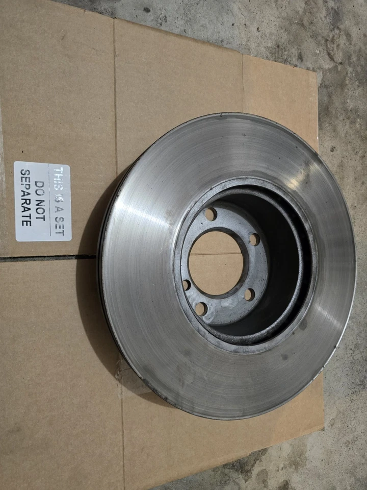 JUEGO COMPLETO DE ROTORES DE FRENO DELANTEROS Y TRASEROS BMW E91 328i usados OEM Foto 3 de 4