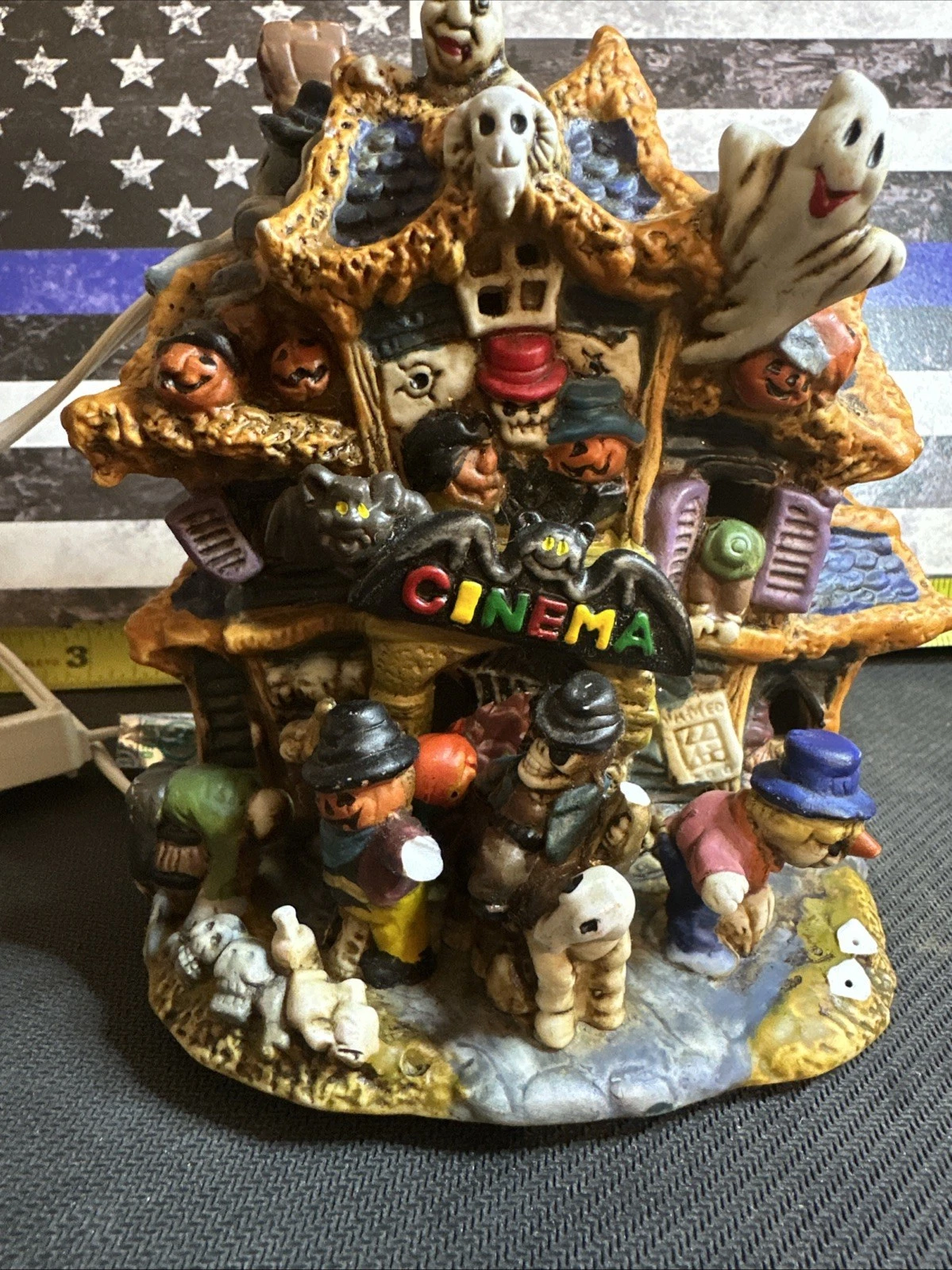 SPOOKY HOLLOW Halloween Village HAUNTED CINEMA Lighted Porcelain House Box