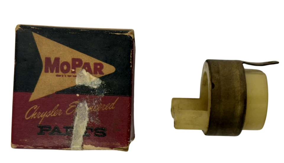 Interruptor de señal de giro de contacto Chrysler Horn 1961 manguito de accionamiento 1887765 Nuevo de Lote Antiguo Foto 2 de 4