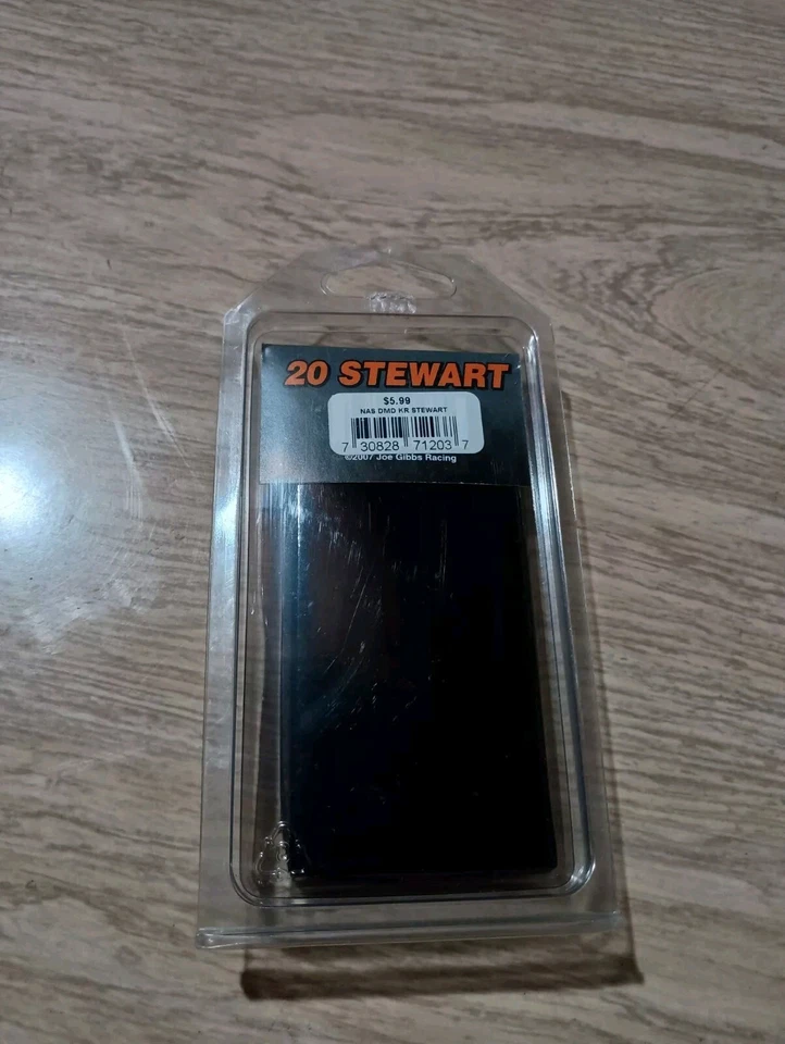 2007 NASCAR Tony Stewart #20 Swivel Base Premium Key Ring WinCraft - Image 4 of 4